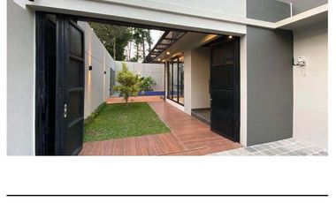 RUMAH VILLA ISTIMEWA di JALAN KALIURANG