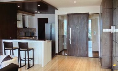 Disewakan private lift 3 beds apartment Kemang Jakarta Selatan