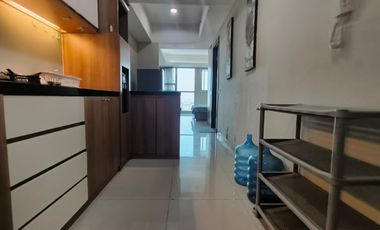 Disewakan private lift 3 beds apartment Kemang Jakarta Selatan