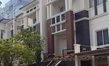 Dijual Cepat Rumah Mewah Full Furnish di The Villas MOI