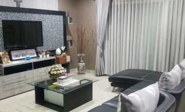 Dijual Cepat Rumah Mewah Full Furnish di The Villas MOI
