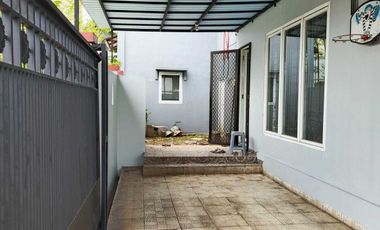Sewa Rumah Besar 5 Kamar Tidur Palem Semi Karawaci Tangerang