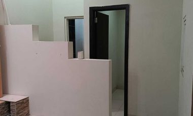 Sewa Rumah Besar 5 Kamar Tidur Palem Semi Karawaci Tangerang