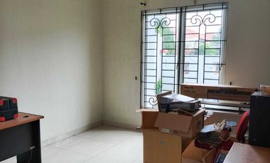 Sewa Rumah Besar 5 Kamar Tidur Palem Semi Karawaci Tangerang