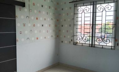 Sewa Rumah Besar 5 Kamar Tidur Palem Semi Karawaci Tangerang