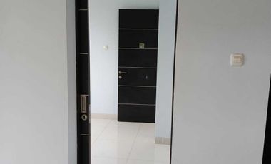 Sewa Rumah Besar 5 Kamar Tidur Palem Semi Karawaci Tangerang