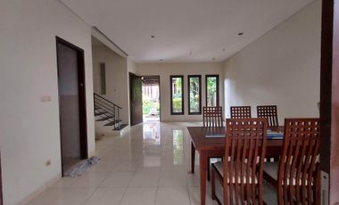 Disewakan Rumah Luas di Bukit Bogor Raya, 3+1Kamar, Full AC, Siap Huni