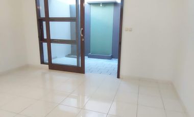 Disewakan Rumah Luas di Bukit Bogor Raya, 3+1Kamar, Full AC, Siap Huni