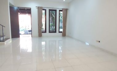 Disewakan Rumah Luas di Bukit Bogor Raya, 3+1Kamar, Full AC, Siap Huni