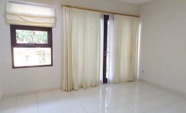 Disewakan Rumah Luas di Bukit Bogor Raya, 3+1Kamar, Full AC, Siap Huni