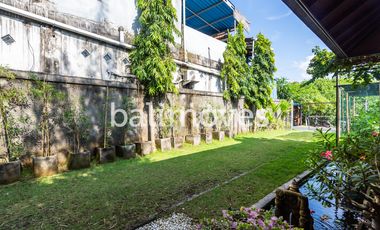 Rumah Kayu Satu Kamar Tidur Di Serangan