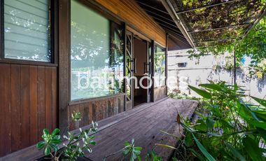 Rumah Kayu Satu Kamar Tidur Di Serangan