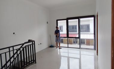 Di Jual Rumah Siap Huni, Bebas Banjir, Dekat Tol Dan Lrt di Jatibening