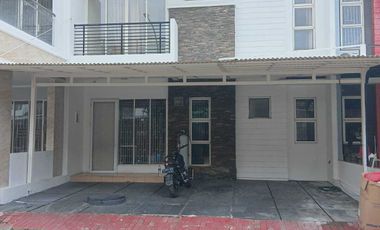 DISEWA Rumah di Golf lake residence 8 x 15 meter Siap huni