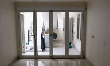 Dijual Cepat Rumah Jatiwaringin Dalam Komplek Posisi Kuldesak