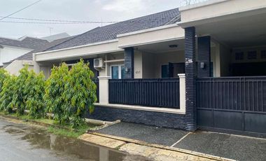Dijual Cepat Rumah Jatiwaringin Dalam Komplek Posisi Kuldesak