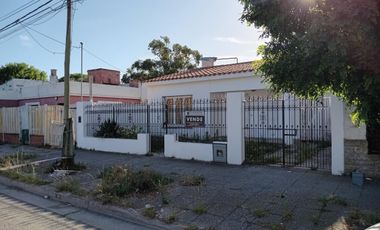 Casa sobre lote propio a refaccionar