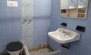 Casa sobre lote propio a refaccionar
