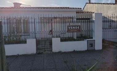 Casa sobre lote propio a refaccionar
