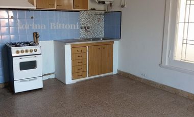 Casa sobre lote propio a refaccionar