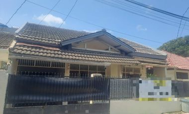 DISEWAKAN RUMAH  RAWAMANGUN