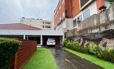 Rumah Mewah Super Langka Lokasi di Jalan Utama Puputan Renon