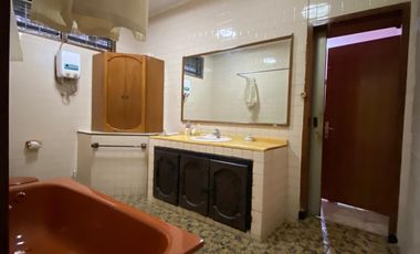 Rumah Mewah Super Langka Lokasi di Jalan Utama Puputan Renon