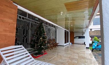 Rumah Mewah Super Langka Lokasi di Jalan Utama Puputan Renon