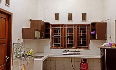 rumah mewah lahan luas di sumber banjarsari solo