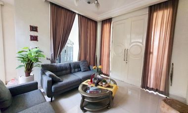 Rumah di Long Beach, Pakuwon City