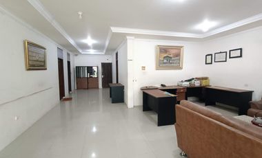 Dijual Rumah tenga kota 5 mnt jl. Sudirman