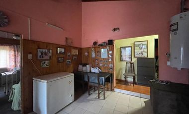 Excelente casa sobre Almonacid casi Hernandez