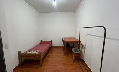 Excelente casa sobre Almonacid casi Hernandez