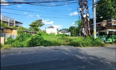 di jual segera tanah pinggir jln utama Nelayan Canggu