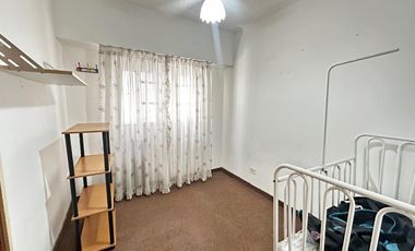 CASA DE 4 AMBIENTES CON PARQUE Y QUINCHO CENTRO V. BALLESTER