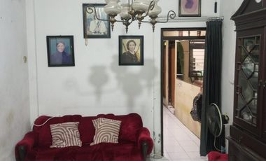 Rumah Bagus plus Ruang usaha Strategis Kawasan Bisnis Pasar Kliwon Solo