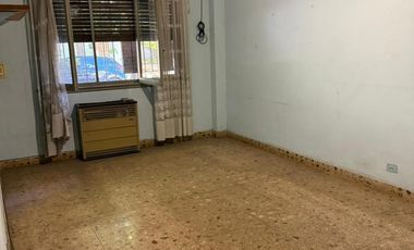 CASA A REFACCIONAR EN ESQUINA