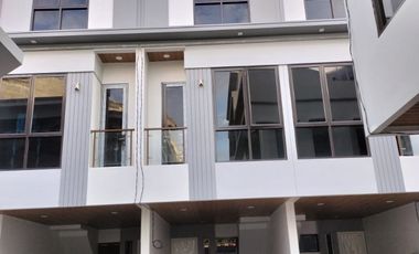 rumah 2 lantai SHM di mangga besar jakarta pusat