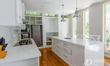 FREEHOLD VILLAS IN PRIME LOCATION BEACHSIDE OF CANGGU