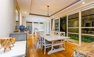 FREEHOLD VILLAS IN PRIME LOCATION BEACHSIDE OF CANGGU