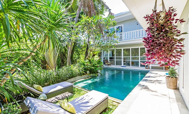 FREEHOLD VILLAS IN PRIME LOCATION BEACHSIDE OF CANGGU