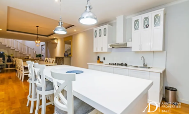 FREEHOLD VILLAS IN PRIME LOCATION BEACHSIDE OF CANGGU