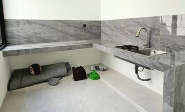 Rumah Dekat kawasan Kuliner Darmo Permai, Gloria School & Segi 8