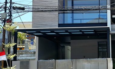 Rumah Dekat kawasan Kuliner Darmo Permai, Gloria School & Segi 8