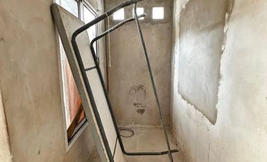 CASA LOTE PROPIO A RECICLAR 3 AMBIENTES CON JARDIN Y TERRAZA