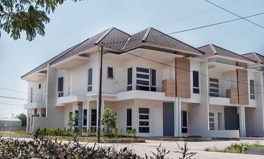 RUMAH MEWAH 2 LANTAI SIAP HUNI DI PUSAT KOTA KARAWANG