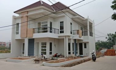 RUMAH MEWAH 2 LANTAI SIAP HUNI DI PUSAT KOTA KARAWANG