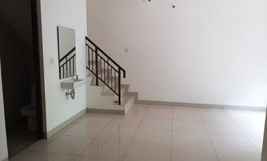 Disewakan Murah Rumah  Green Village 6x10,5m2 Cipondoh, Tangerang