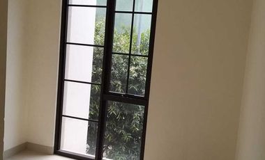 Disewakan Murah Rumah  Green Village 6x10,5m2 Cipondoh, Tangerang