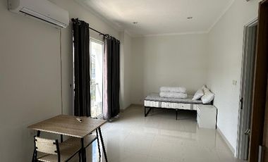 DISEWAKAN BERYL SUMMARECON PER TAHUN FULL FURNISH